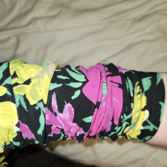 Zara cropped floral top with sweetheart bustline and ruched sleeves size Large - Picture 16 of 16